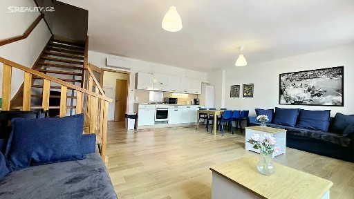 Pronájem bytu 3+kk 80 m² Eliášova, Praha - Dejvice