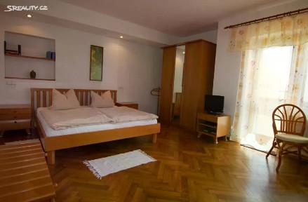 Pronájem bytu 1+kk 25 m² Valčíkova, Praha - Libeň