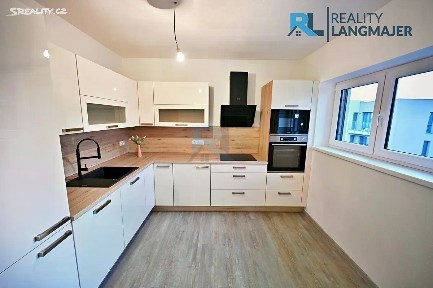 Pronájem bytu 3+1 66 m² Řičákova, Přeštice