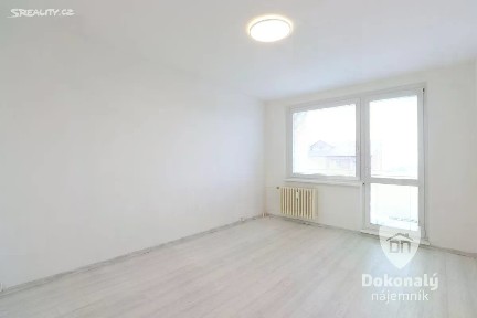 Pronájem bytu 2+1 62 m² Armádní, Milovice - Mladá