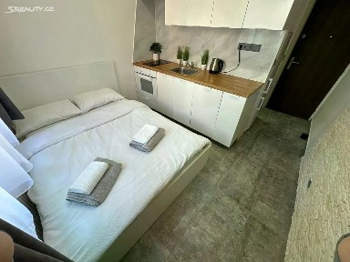 Pronájem bytu 2+kk 19 m² Na Jarově, Praha - Žižkov