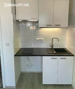 Pronájem bytu 1+kk 23 m² Halasovo náměstí, Brno - Lesná