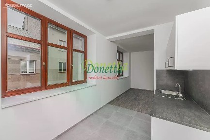 Pronájem bytu 1+kk 31 m² Dukelská třída, Nový Bydžov
