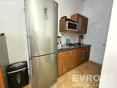 Prodej bytu 1+kk 52 m² Nad Okrouhlíkem, Praha - Libeň