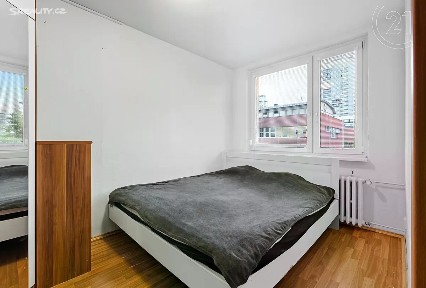 Praha, Praha 5, Stodůlky, V Hůrkách, 11