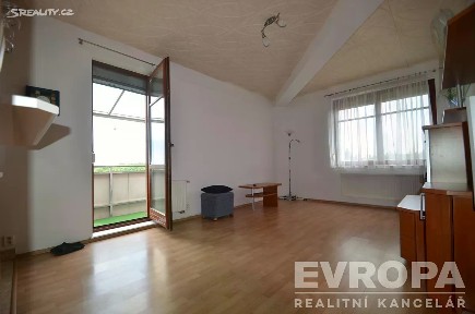 Pronájem bytu 1+kk 47 m² Pražská, Praha - Hostivař