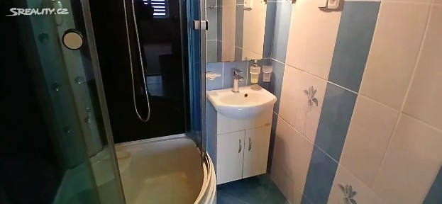 Prodej bytu 3+1 69 m² Severní, Ostrov