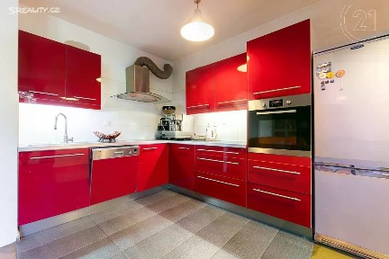 Praha, Praha 10, Horní Měcholupy, Boloňská, 19