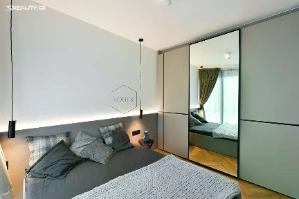 Pronájem bytu 3+kk 70 m² Grafická, Praha - Smíchov