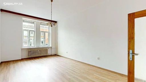 Pronájem bytu 2+1 70 m² Nákladní, Opava - Předměstí