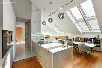 Pronájem bytu 4+kk 176 m² Staropramenná, Praha - Smíchov