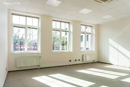Pronájem kanceláře 135 m² Nádražní, Praha - Smíchov