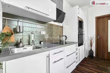 Prodej bytu 2+kk 55 m² Májová, Dalovice