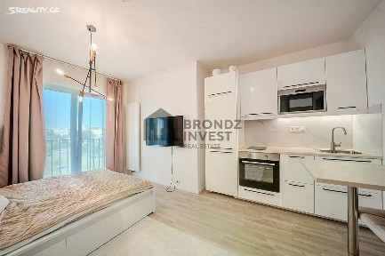 Praha, Praha 9, Novovysočanská