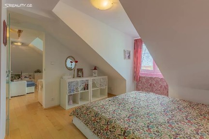 Prodej bytu 2+kk 77 m² Za Pohořelcem, Praha - Střešovice