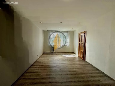 Pronájem bytu 3+1 70 m² Na Jihu, Jičín - Nové Město