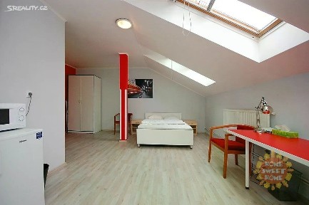 Pronájem bytu 1+kk 35 m² Cimburkova, Praha - Žižkov