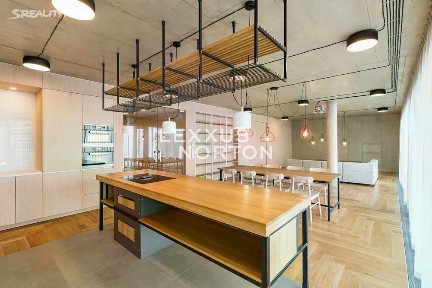 Pronájem bytu atypický 198 m² Ronalda Reagana, Praha - Bubeneč