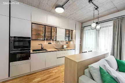 Pronájem bytu 1+kk 40 m² Pechlátova, Praha - Praha 5