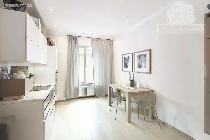 Praha, Praha 9, Vysočany, Na výběžku