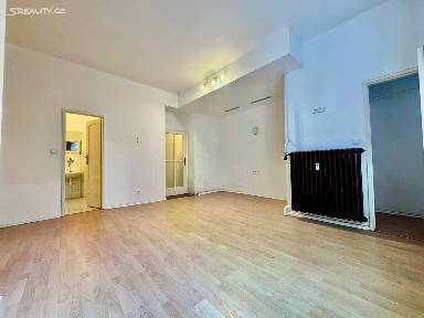 Prodej bytu 1+1 36 m² 5. května, Praha - Nusle