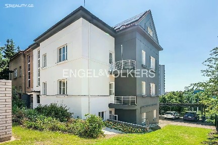 Prodej bytu 2+kk 50 m² Komornická, Praha - Dejvice