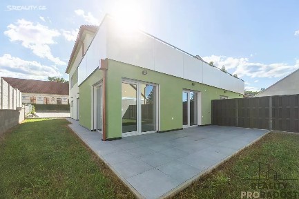 Prodej bytu 4+kk 90 m² B. Němcové, Ostopovice