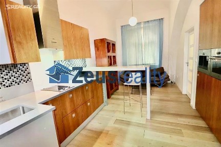 Pronájem bytu 2+1 50 m² Bořivojova, Praha - Žižkov