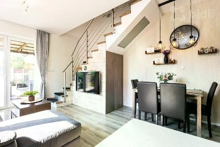 Polerady, Praha-východ