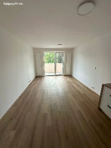 Pronájem bytu 1+kk 34 m² Nad Stráněmi, Zlín