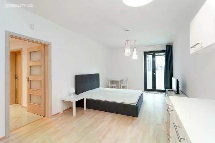 Praha, Praha 3, Žižkov, Olšanská, 4d