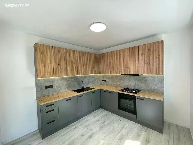 Prodej bytu 2+kk 65 m² Lomená, Brno - Komárov