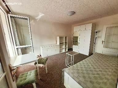 Pronájem bytu 1+1 30 m² Kaplická, Praha