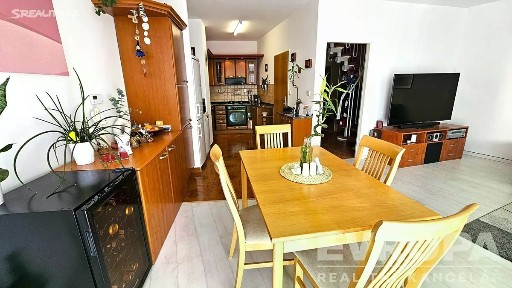 Pardubice, Zelené Předměstí, nábřeží Závodu míru