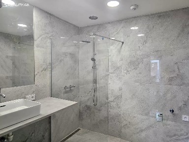 Pronájem bytu 6 pokojů a více 290 m² Pivovarská, Toužim