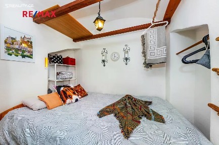 Prodej bytu 1+kk 31 m² Sochařská, Praha - Bubeneč