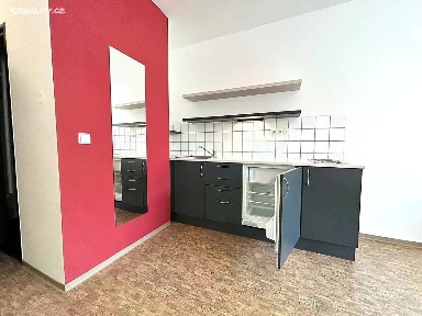 Pronájem bytu 1+kk 27 m² Křížová, Praha - Smíchov