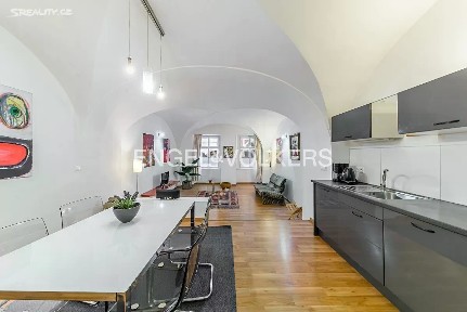 Pronájem bytu 2+kk 75 m² Nerudova, Praha - Malá Strana
