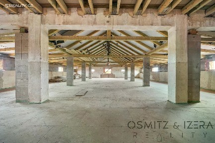 Prodej skladového prostoru 3671 m²