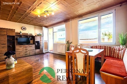 Prodej bytu 3+1 65 m² Okružní, Komárov