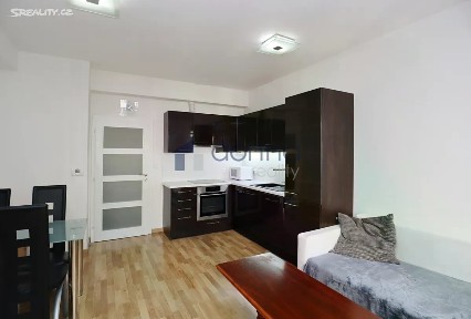 Pronájem bytu 2+kk 50 m² Jeseniova, Praha - Žižkov
