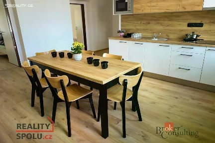 Pronájem bytu pokoje 50 m² Habrmanova, Hradec Králové - Pražské Předměstí