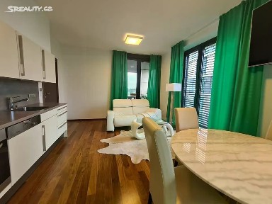 Pronájem bytu 3+kk 117 m² K Sídlišti, Praha - Nusle