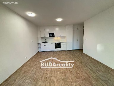 Pronájem bytu 2+kk 62 m² Lorencova, Zlín