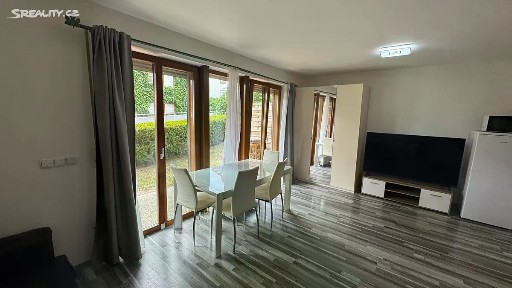 Prodej bytu 1+kk 42 m² Trojská, Praha - Troja
