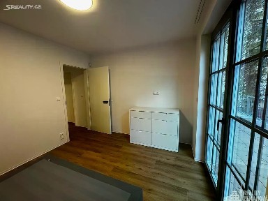 Pronájem bytu 3+kk 62 m² Korunní, Praha - Vinohrady