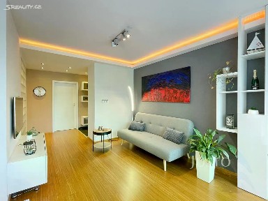 Pronájem bytu 3+1 55 m² Bartákova, Praha - Krč