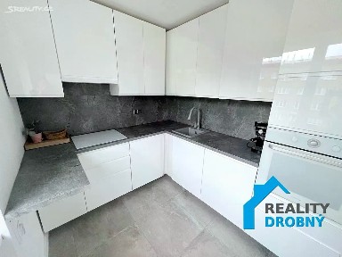 Ústí nad Labem, Bukov, Dukelských hrdinů, 6