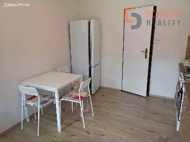 Klobouky u Brna, Břeclav, Nádražní