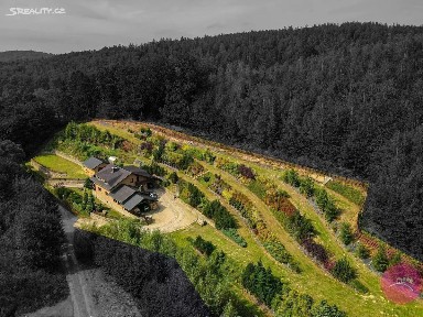 Prodej rodinného domu 247 m², pozemek 5319 m² Oskava